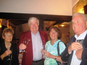 Members enjoying the aperitif