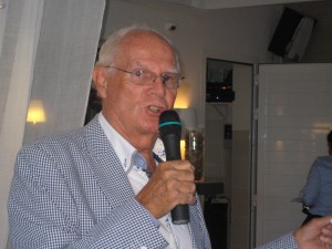 Rod standing in for Renate